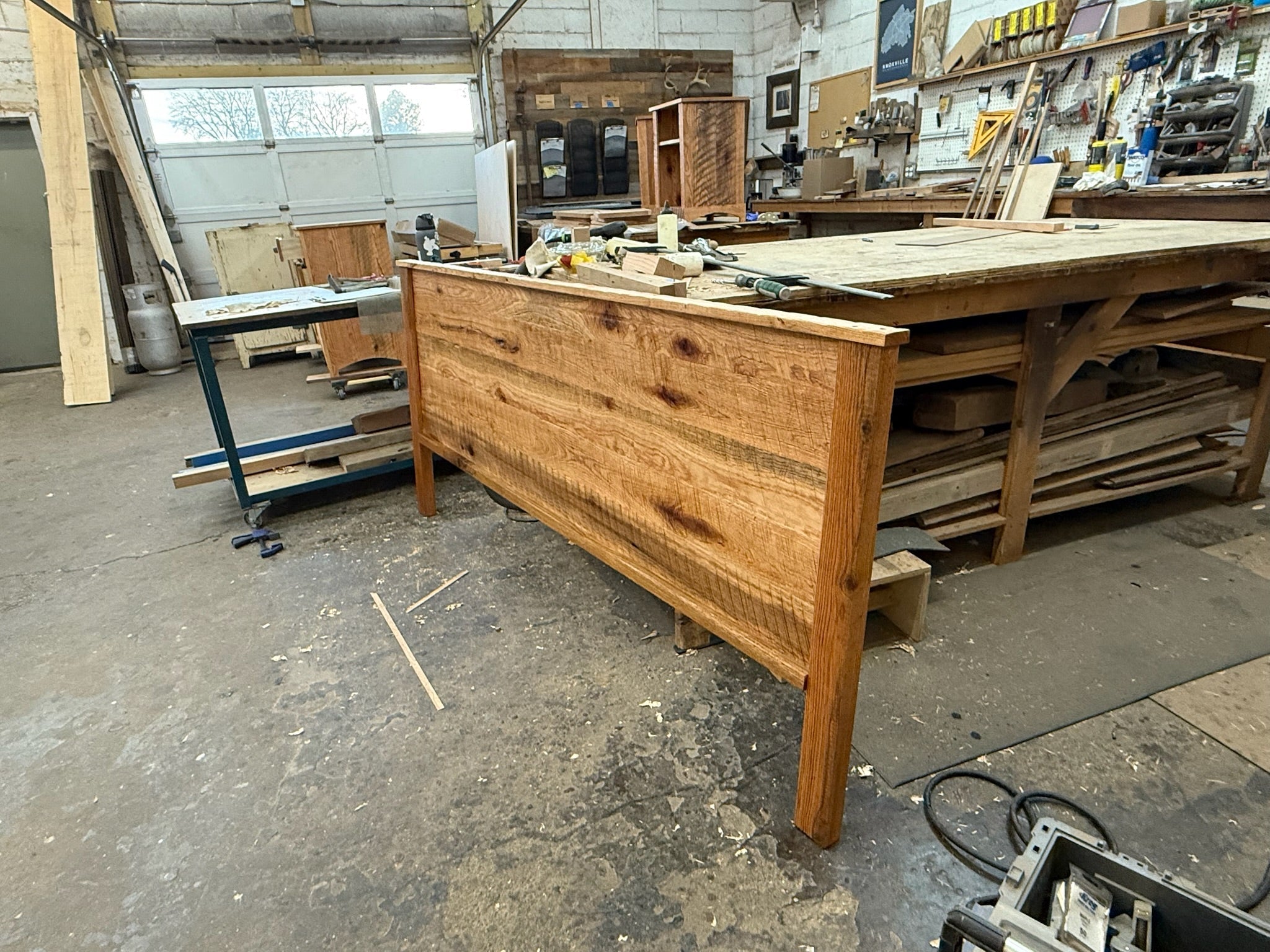 How to Create a Stunning Headboard with Reclaimed Wood Planks