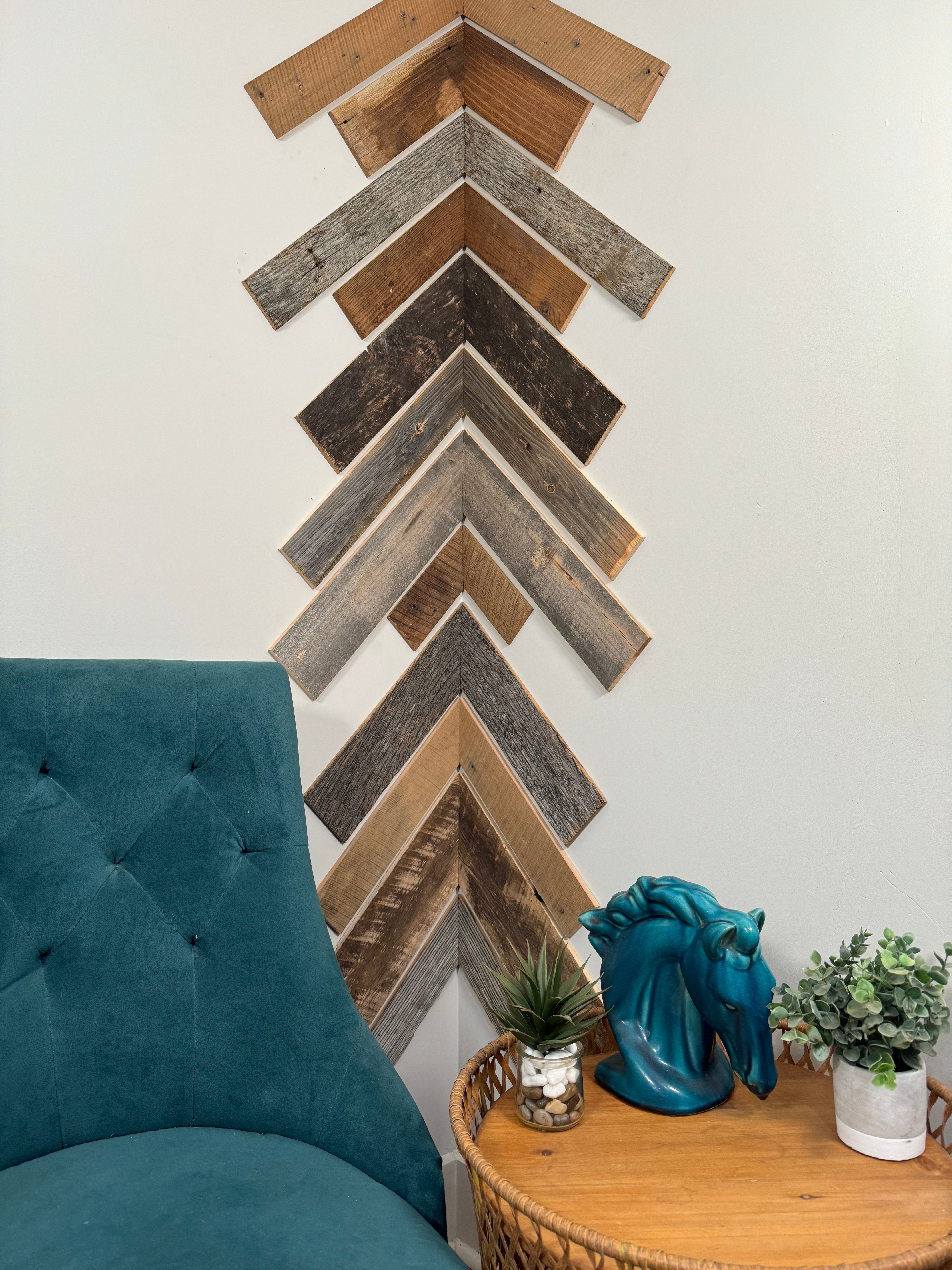 Premium Vintage Reclaimed Barn Wood Bundle (10.2 sq. ft.)