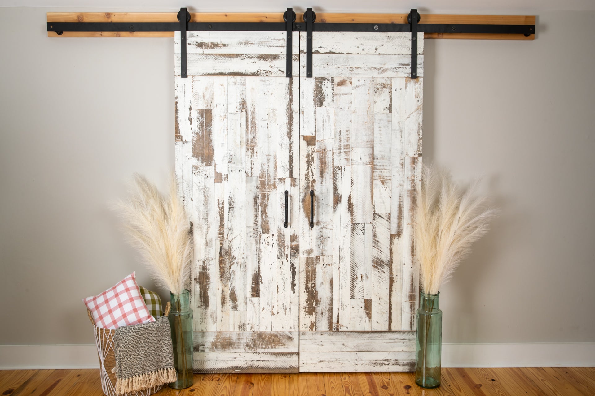 Premium Whitewashed Reclaimed Barn Wood Bundle (10.2 sq. ft.)