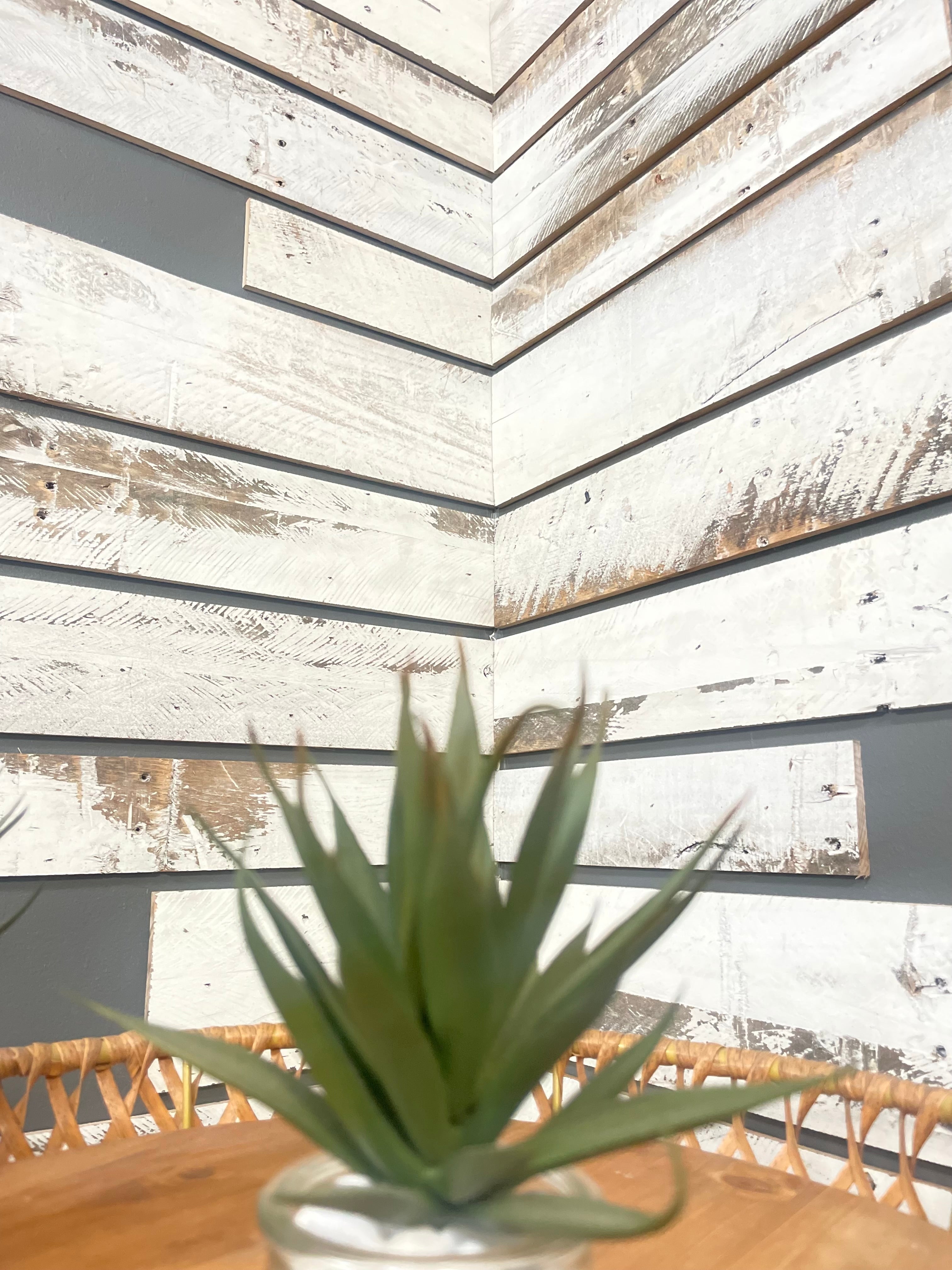 Premium Whitewashed Reclaimed Barn Wood Bundle (10.2 sq. ft.)